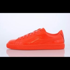 - PUMA Men's Basket Classic Patent Emboss